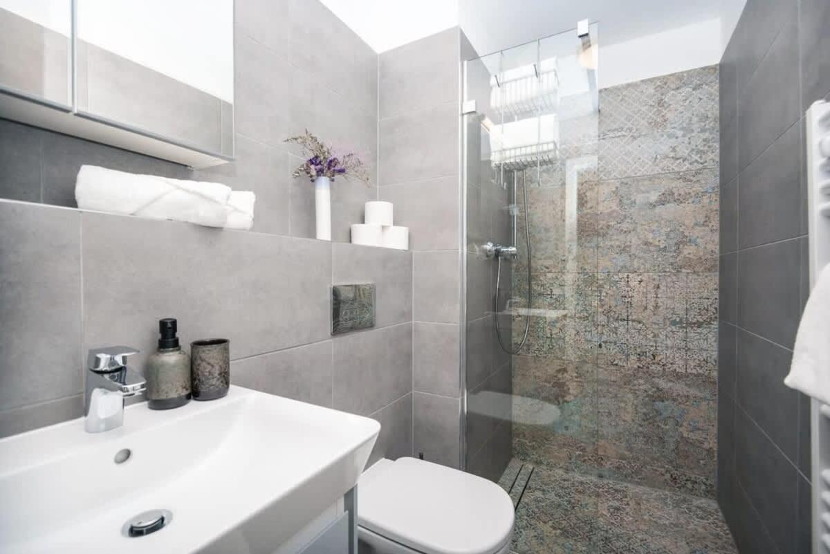ברטיסלאבה City Center Apartment - Modern & Elegant מראה חיצוני תמונה